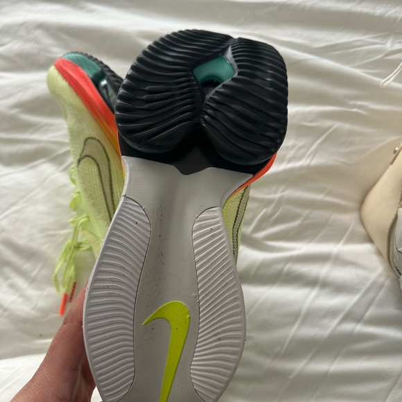 Nike running π shoes - Picture 3 of 7